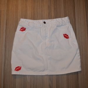 💀SOLD💀 Like new White and red lips jean skirt
